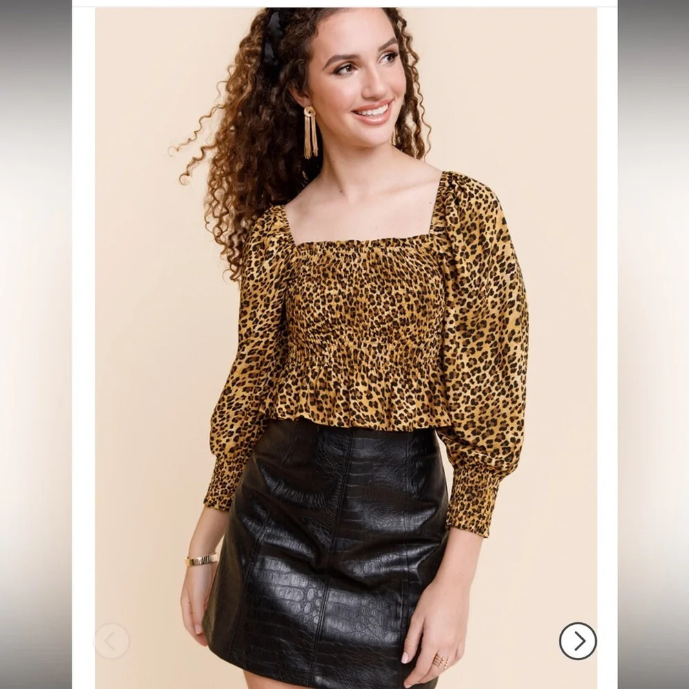 🎉HOST PICK🎉Francesca’s Michelle Leopard Puff Sleeve Blouse, Small, NWT